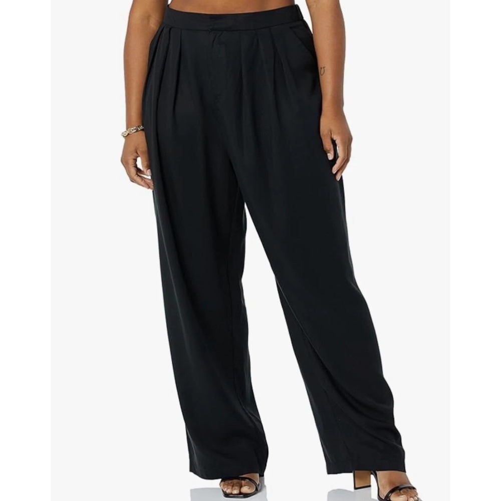 NWT TEREA by Andrea Pitter Black Wide Leg Cropped Pants Size M